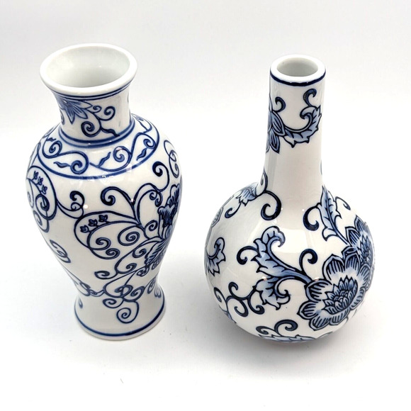 Pair of Blue & White Chinoiserie Vases Gourd and Urn Shaped Vintage - Picture 5 of 10